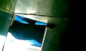 La dame aime aussi le sexe extrait de vidéo gay gratuite avec une belle branlette espagnole