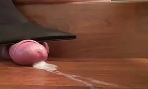 Étudiante avec un gros cul video x gay gratuit élégant prend un bain de mousse